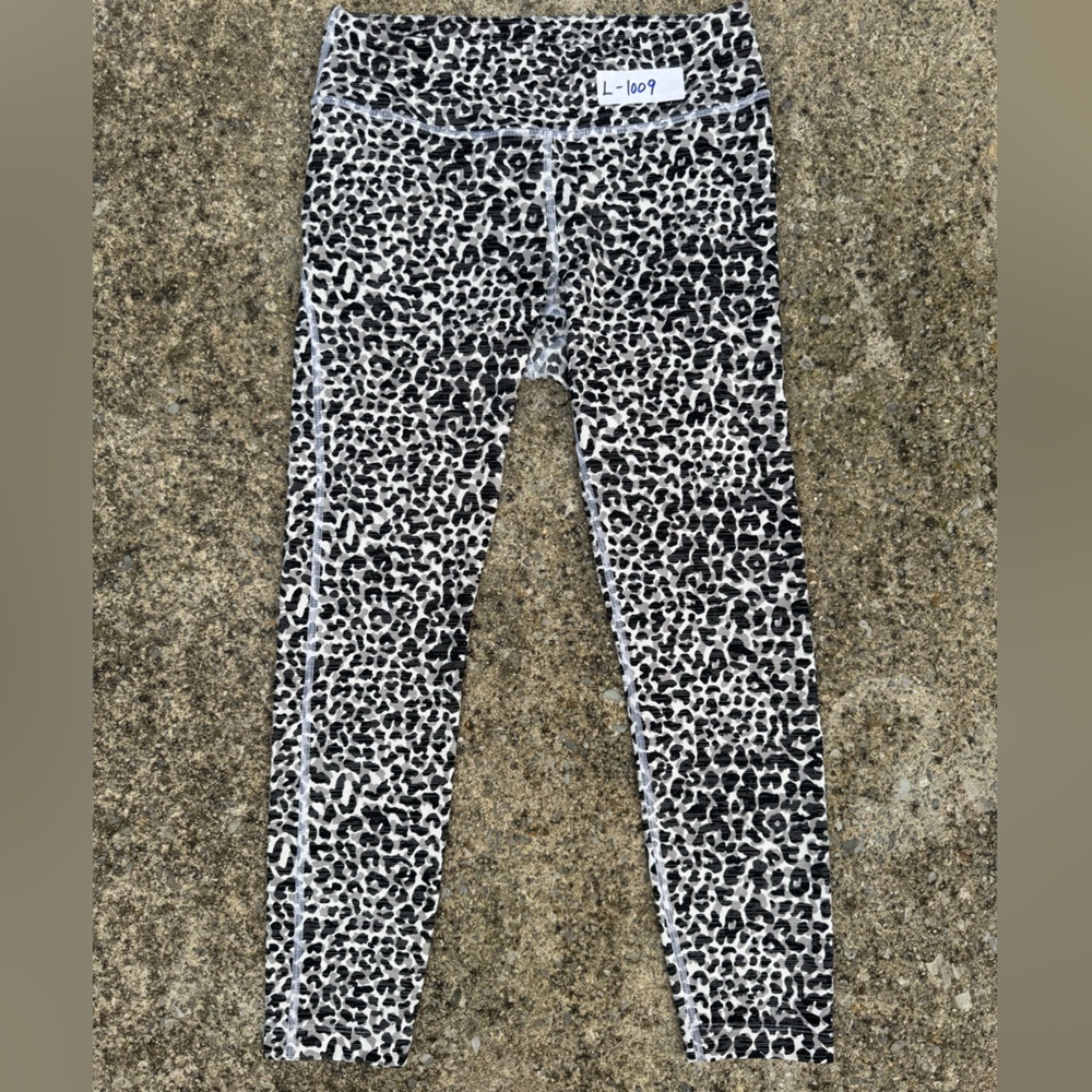 Outdoor Voices Black and White Leopard Print Leggings Size Medium